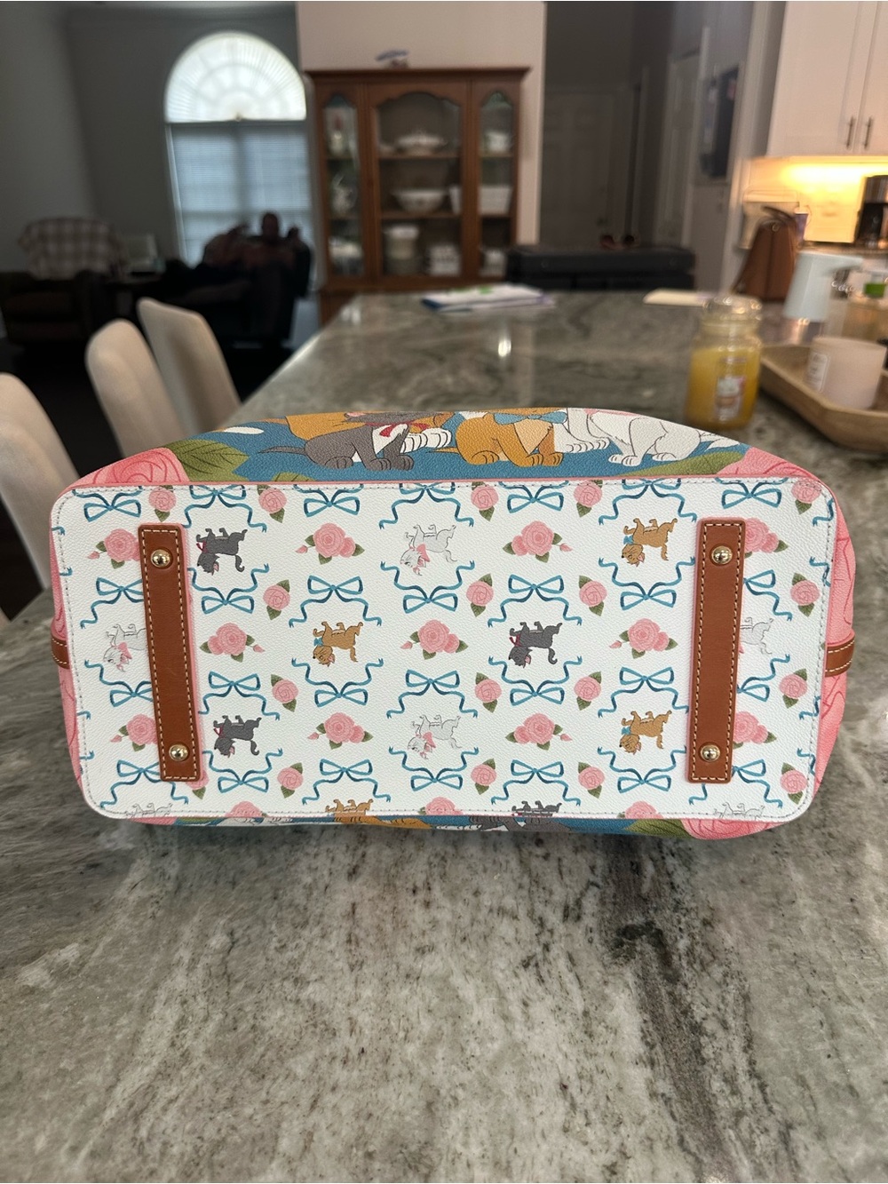 Dooney & Bourke Aristocats tote - Picture 7 of 11